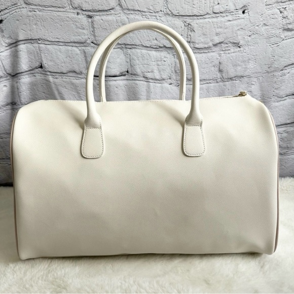 *NEW* Disney Minnie Mouse Weekender/Overnight /Duffle Travel Bag - Picture 6 of 11